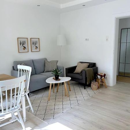 Country Style Apartment With Balcony Near Fair Hannover Exterior photo